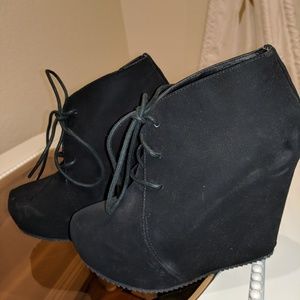 Elle booties